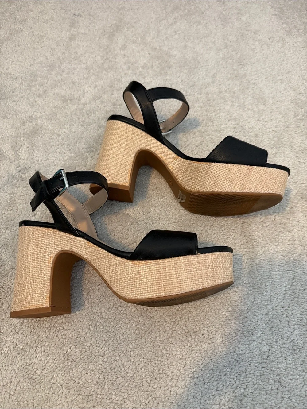NWT Dolce Vita 9 black platform sandals 👡
